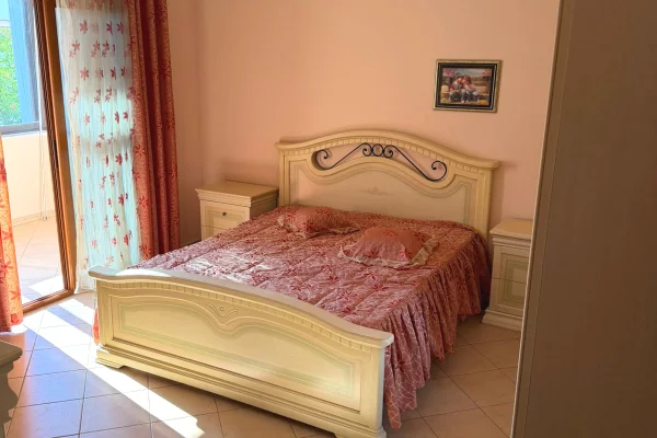 Shtepi me qera Apartament ne Tirane, 2+1, Mobilimi E mobiluar, Pagesa 500  Euro.