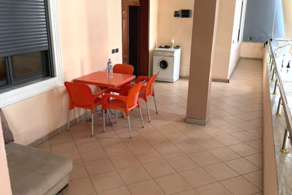 Shtepi me qera Apartament ne Tirane, 2+1, Mobilimi E mobiluar, Pagesa 500  Euro.