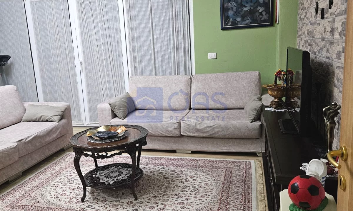 Shtepi me qera Apartament ne Tirane, 2+1, Mobilimi E mobiluar, Pagesa 50,000  Leke.