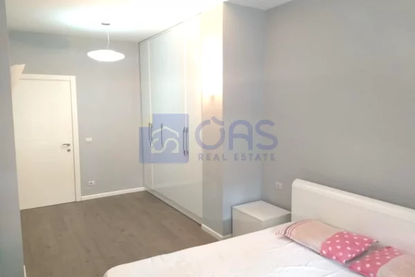 Shtepi me qera Apartament ne Tirane, 1+1, Mobilimi E mobiluar, Pagesa 950  Euro.