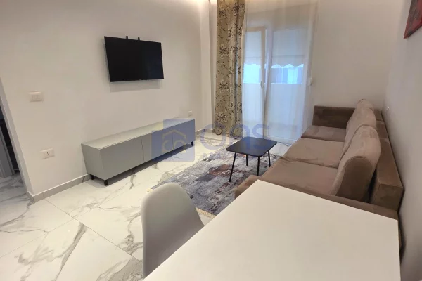 Shtepi me qera Apartament ne Tirane, 1+1, Mobilimi E mobiluar, Pagesa 550  Euro.