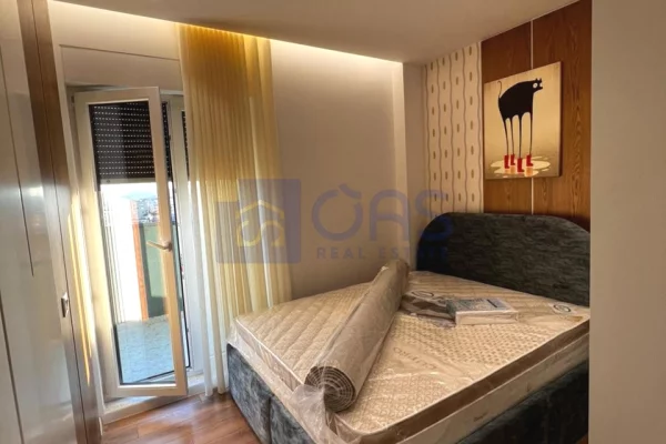 Shtepi me qera Apartament ne Tirane, 3+1, Mobilimi E mobiluar, Pagesa 100,000  Leke.