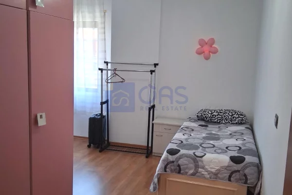 Shtepi me qera Apartament ne Tirane, 2+1, Mobilimi E mobiluar, Pagesa 65,000  Leke.