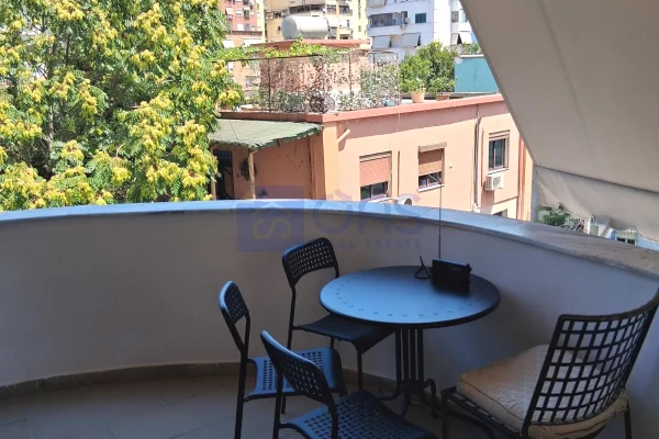 Shtepi me qera Apartament ne Tirane, 2+1, Mobilimi E mobiluar, Pagesa 65,000  Leke.