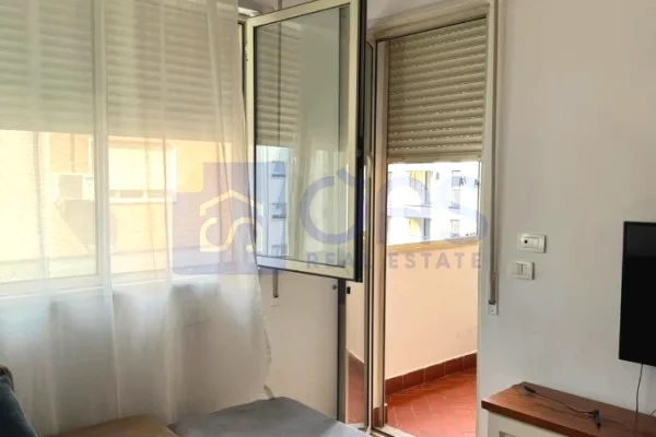 Appartamento in affitto a Tirana 1+1, Arredato