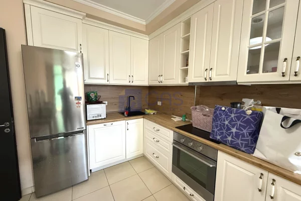 Shtepi me qera Apartament ne Tirane, 2+1, Mobilimi E mobiluar, Pagesa 700  Euro.