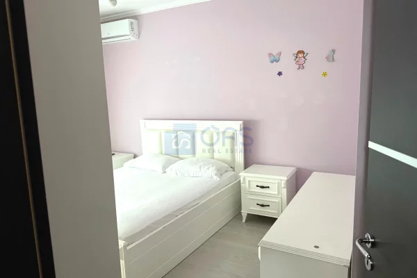 Shtepi me qera Apartament ne Tirane, 2+1, Mobilimi E mobiluar, Pagesa 700  Euro.