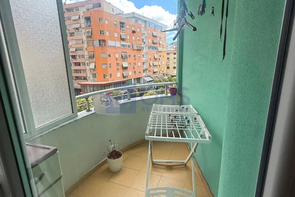 Shtepi me qera Apartament ne Tirane, 2+1, Mobilimi E mobiluar, Pagesa 700  Euro.