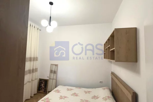 Shtepi me qera Apartament ne Tirane, 1+1, Mobilimi E mobiluar, Pagesa 45,000  Leke.