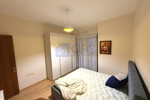 Shtepi me qera Apartament ne Tirane, 2+1, Mobilimi E mobiluar, Pagesa 550  Euro.