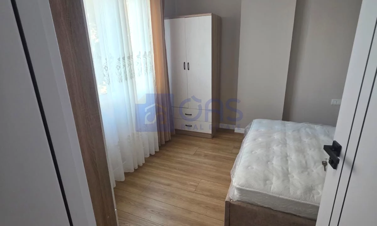 Shtepi me qera Apartament ne Tirane, 2+1, Mobilimi E mobiluar, Pagesa 60,000  Leke.