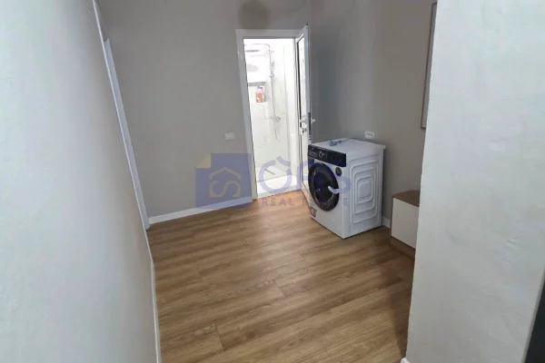 Shtepi me qera Apartament ne Tirane, 2+1, Mobilimi E mobiluar, Pagesa 60,000  Leke.
