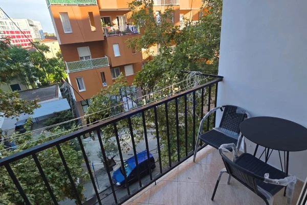 Shtepi me qera Apartament ne Tirane, 2+1, Mobilimi E mobiluar, Pagesa 60,000  Leke.