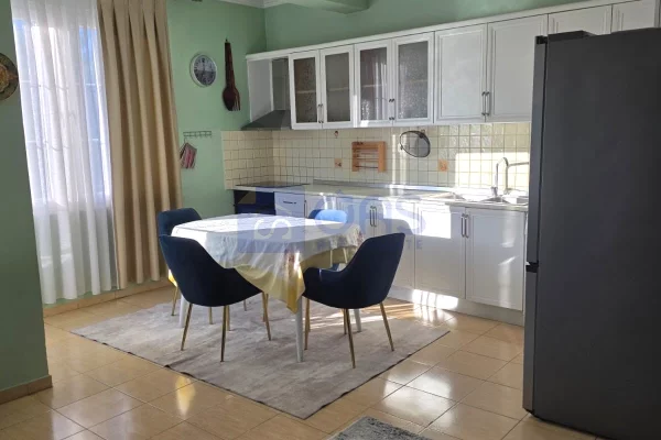 Shtepi me qera Apartament ne Tirane, 2+1, Mobilimi E mobiluar, Pagesa 65,000  Leke.