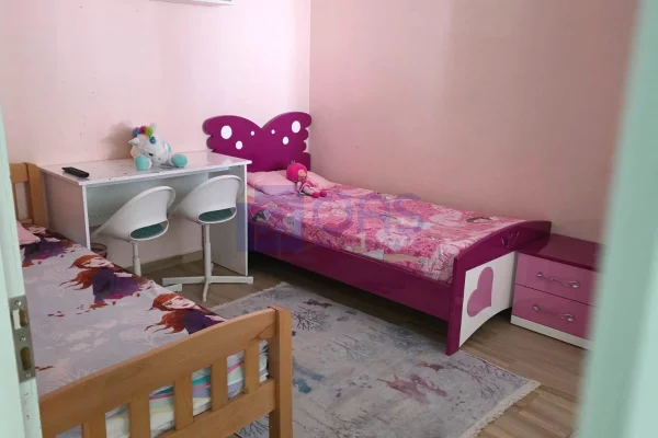 Shtepi me qera Apartament ne Tirane, 2+1, Mobilimi E mobiluar, Pagesa 65,000  Leke.