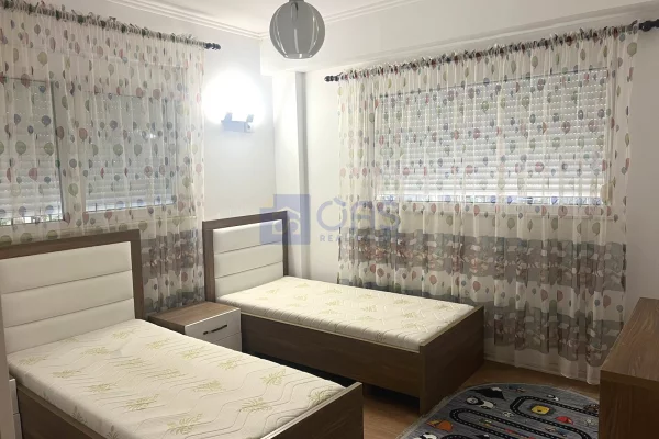 Shtepi me qera Apartament ne Tirane, 3+1, Mobilimi E mobiluar, Pagesa 600  Euro.