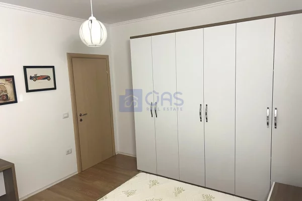 Shtepi me qera Apartament ne Tirane, 3+1, Mobilimi E mobiluar, Pagesa 600  Euro.