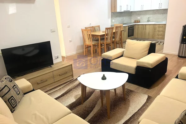 Shtepi me qera Apartament ne Tirane, 3+1, Mobilimi E mobiluar, Pagesa 600  Euro.