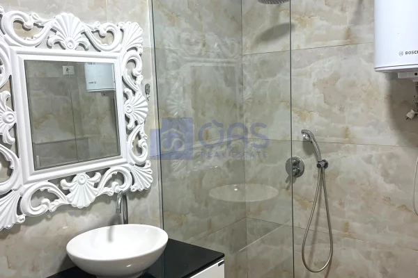 Shtepi me qera Apartament ne Tirane, 3+1, Mobilimi E mobiluar, Pagesa 600  Euro.