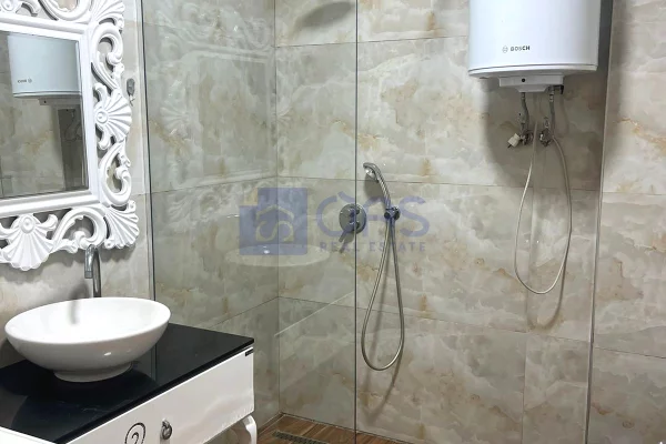 Shtepi me qera Apartament ne Tirane, 3+1, Mobilimi E mobiluar, Pagesa 600  Euro.