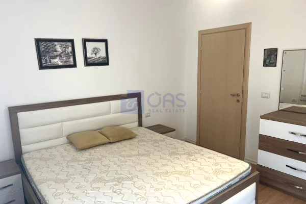 Shtepi me qera Apartament ne Tirane, 3+1, Mobilimi E mobiluar, Pagesa 600  Euro.