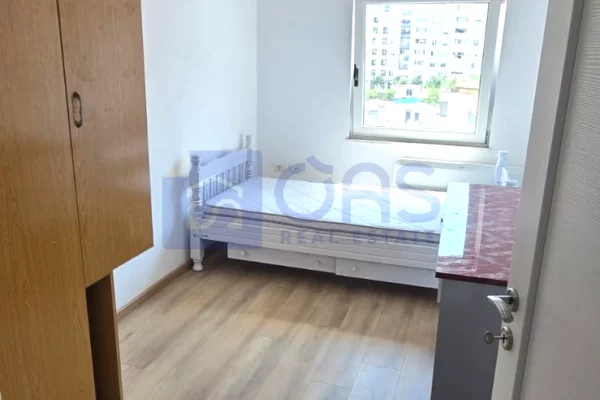 Jepet me qera apartament 2+1 ne Vasil Shanto .