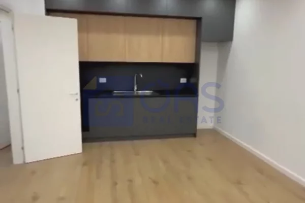 Shtepi me qera Apartament ne Tirane, 1+1, Mobilimi Pjeserisht e mobiluar, Pagesa 45,000  Leke.