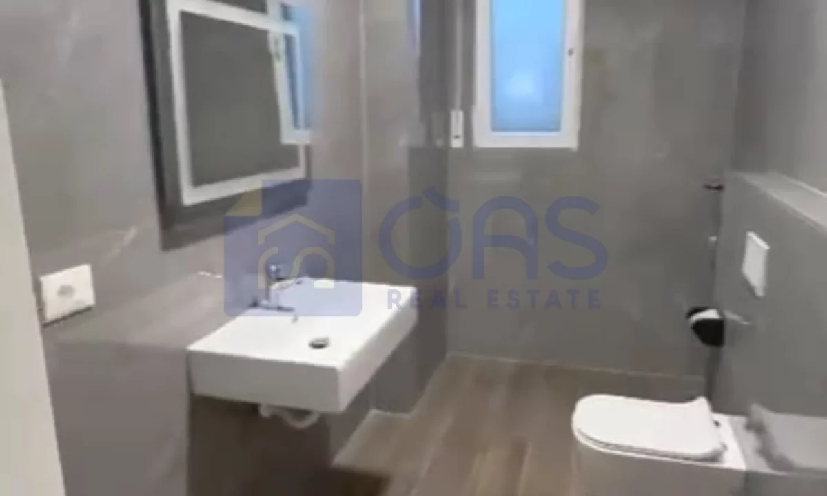 Shtepi me qera Apartament ne Tirane, 1+1, Mobilimi Pjeserisht e mobiluar, Pagesa 45,000  Leke.