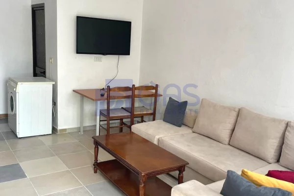 Shtepi me qera 2+1 ne Tirane - 40,000 Leke