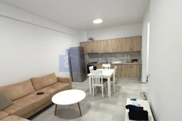 Appartamento in affitto a Tirana 2+1, Arredato
