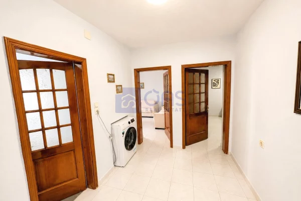 Appartamento in affitto a Tirana 2+1, Arredato