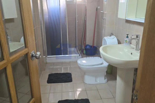 Shtepi me qera Apartament ne Tirane, 2+1, Mobilimi E mobiluar, Pagesa 60,000  Leke.