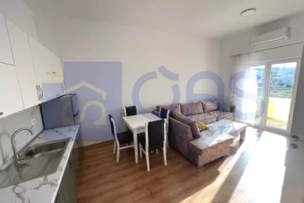 Appartamento in affitto a Tirana 2+1, Arredato