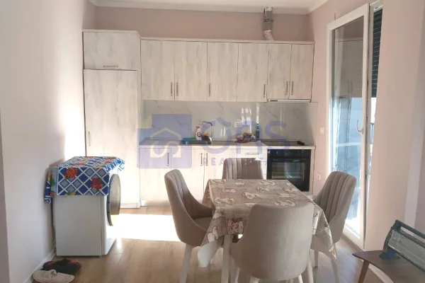 Appartamento in affitto a Tirana 1+1, Arredato