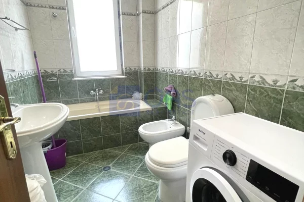 Shtepi me qera Apartament ne Tirane, 2+1, Mobilimi E mobiluar, Pagesa 700  Euro.