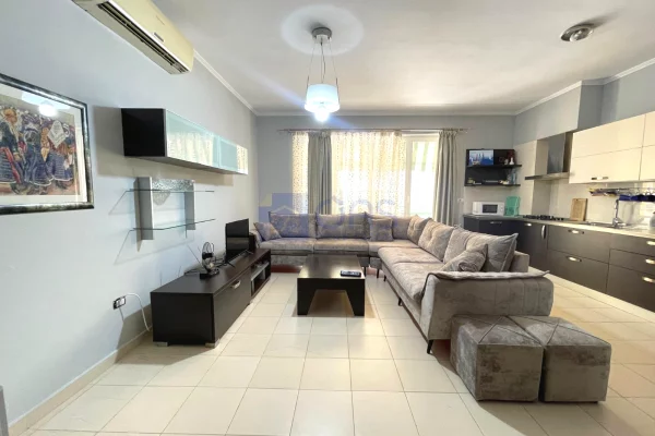 Shtepi me qera Apartament ne Tirane, 2+1, Mobilimi E mobiluar, Pagesa 700  Euro.