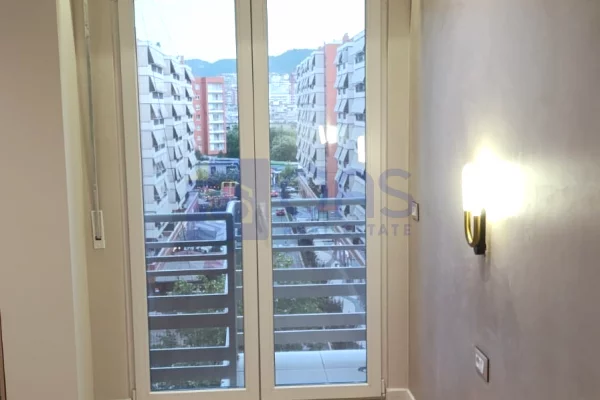 Shtepi me qera Apartament ne Tirane, 1+1, Mobilimi E mobiluar, Pagesa 80,000  Leke.