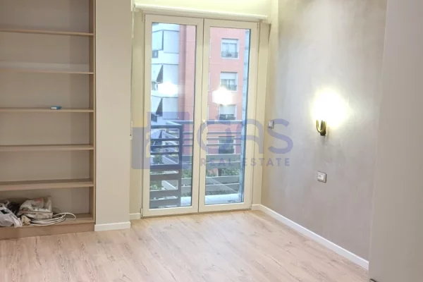 Shtepi me qera Apartament ne Tirane, 1+1, Mobilimi E mobiluar, Pagesa 80,000  Leke.