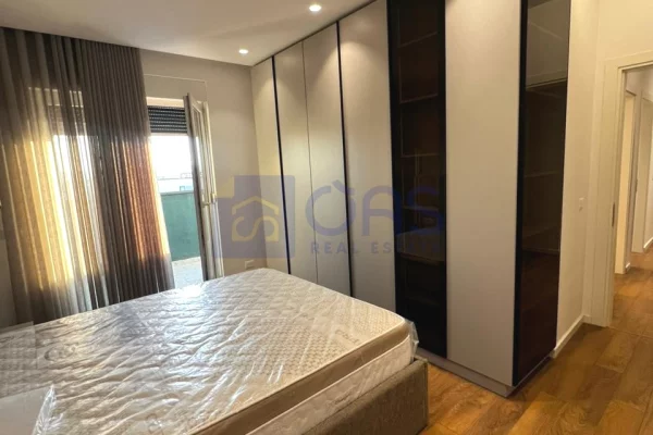 Shtepi me qera Apartament ne Tirane, 3+1, Mobilimi E mobiluar, Pagesa 1,000  Euro.