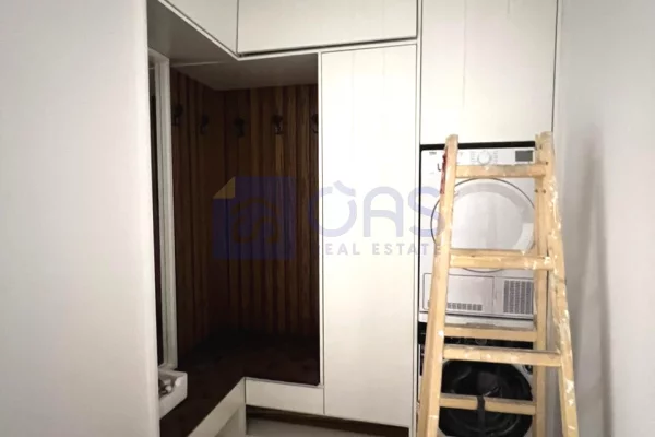 Shtepi me qera Apartament ne Tirane, 3+1, Mobilimi E mobiluar, Pagesa 1,000  Euro.