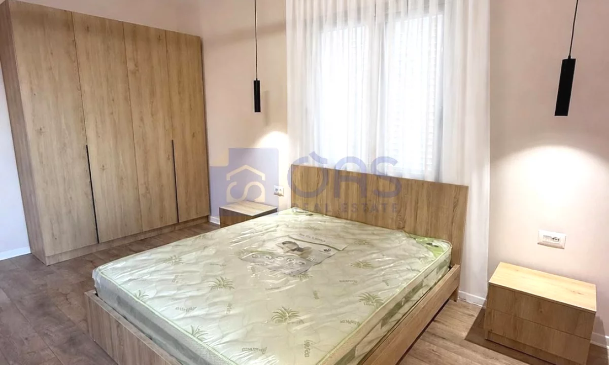Shtepi me qera Apartament ne Tirane, 1+1, Mobilimi E mobiluar, Pagesa 40,000  Leke.