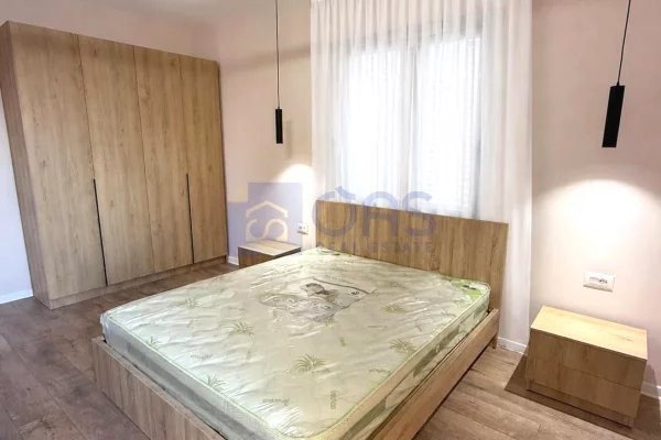 Shtepi me qera 1+1 ne Tirane - 40,000 Leke