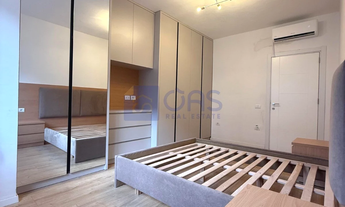 Shtepi me qera Apartament ne Tirane, 1+1, Mobilimi E mobiluar, Pagesa 750  Euro.
