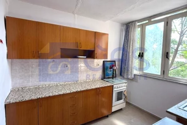 Shtepi me qera Apartament ne Tirane, 2+1, Mobilimi E mobiluar, Pagesa 50,000  Leke.