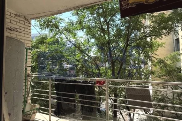 Shtepi me qera Apartament ne Tirane, 2+1, Mobilimi E mobiluar, Pagesa 50,000  Leke.