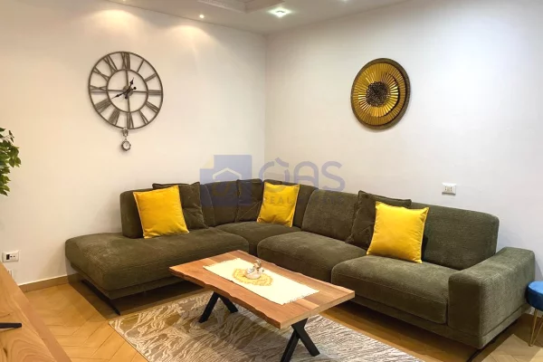 Shtepi me qera Apartament ne Tirane, 2+1, Mobilimi E mobiluar, Pagesa 80,000  Leke.