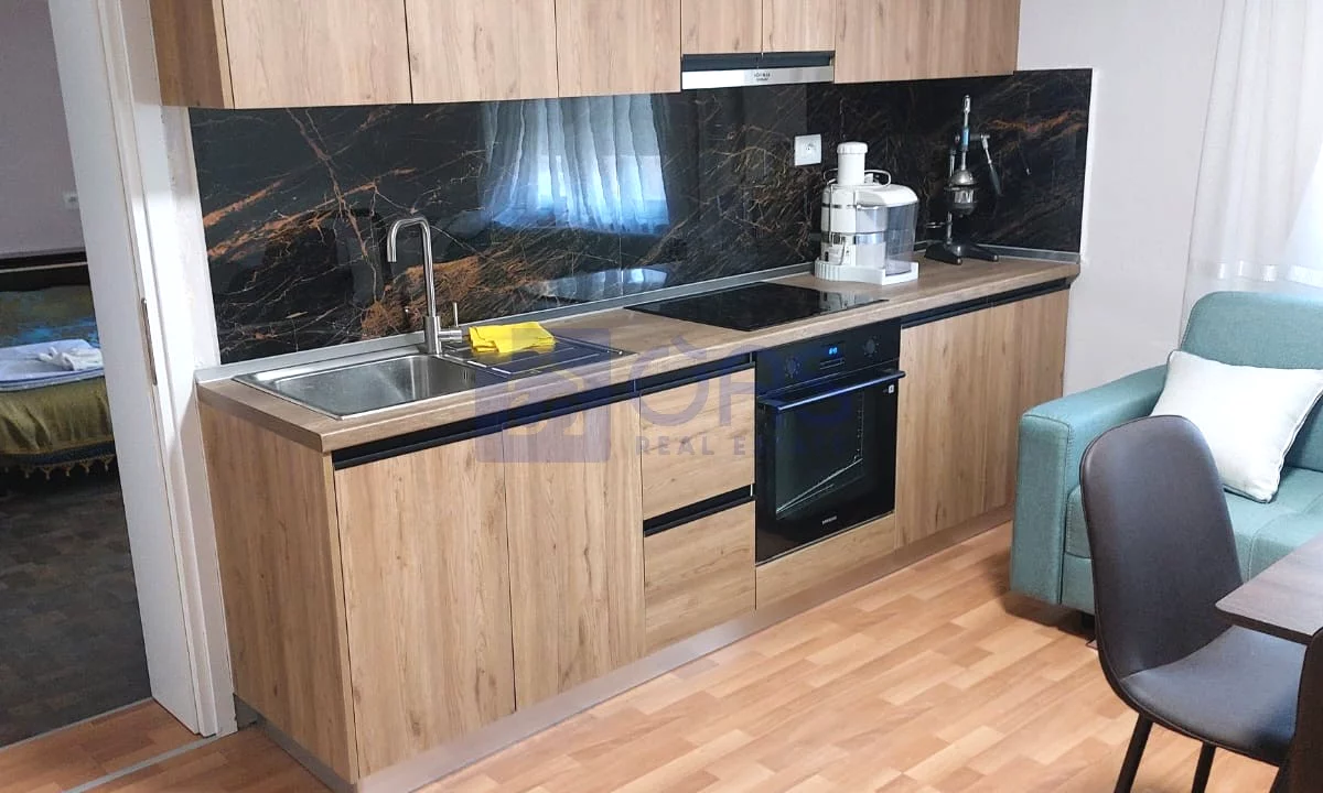 Shtepi me qera Apartament ne Tirane, 1+1, Mobilimi E mobiluar, Pagesa 50,000  Leke.