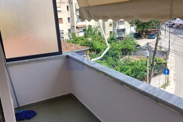 Shtepi me qera Apartament ne Tirane, 1+1, Mobilimi E mobiluar, Pagesa 50,000  Leke.