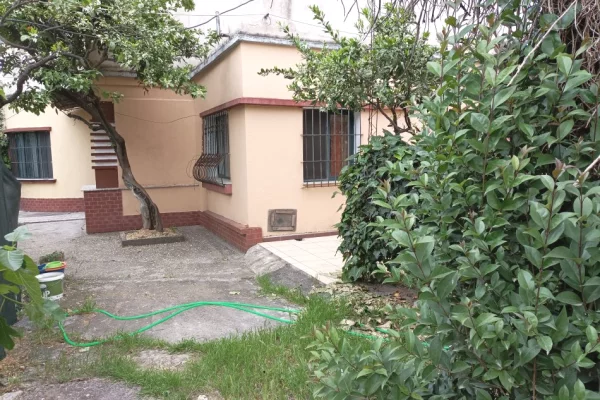 Shtepi me qera Shtepi Private ne Tirane, 2+1, Mobilimi E mobiluar, Pagesa 400  Euro.