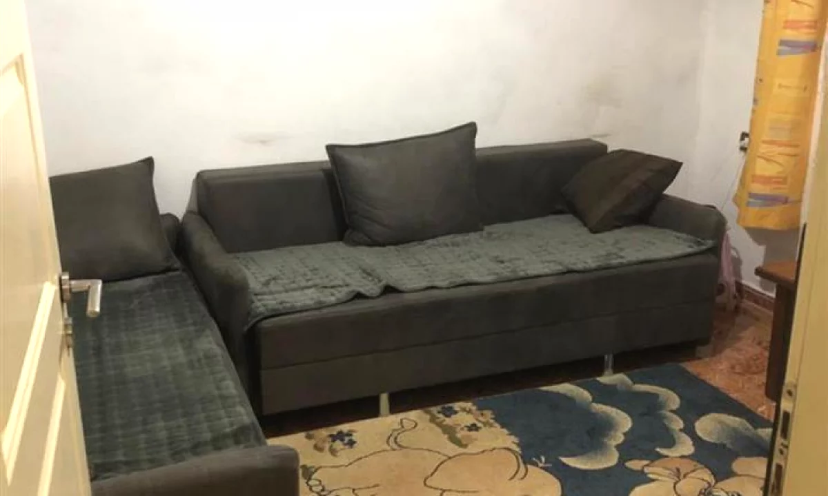 Shtepi me qera Apartament ne Tirane, 2+1, Mobilimi E mobiluar, Pagesa 40,000  Leke.